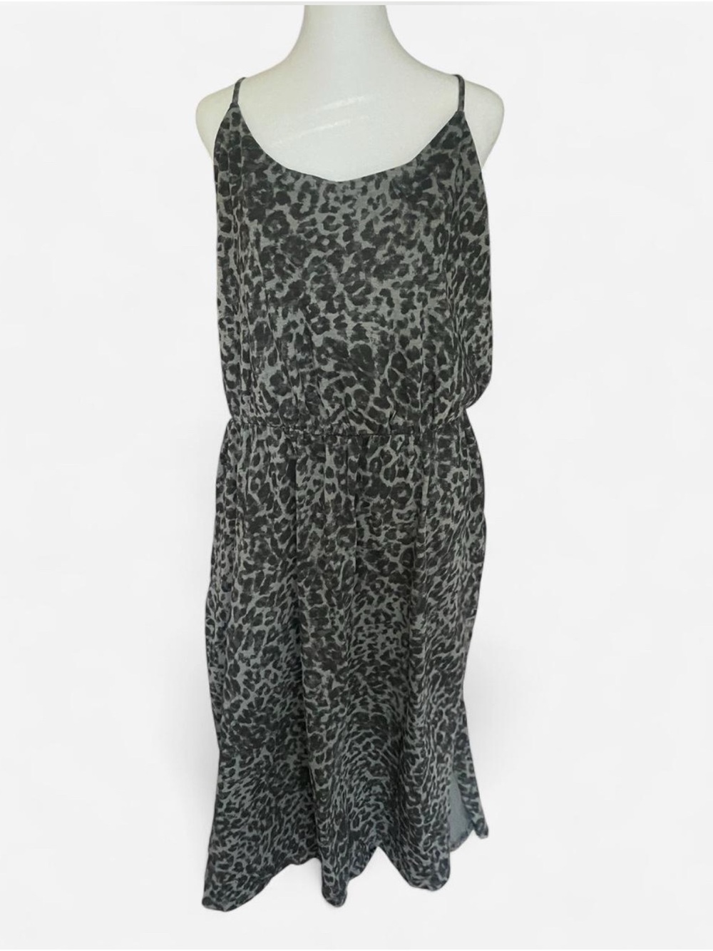 🆕Old Navy Women’s Grey Leopard Print Maxi Dress with Spaghetti Straps